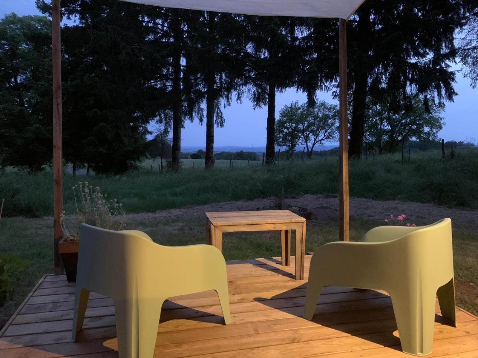 Bed and Breakfast Aux Logis De Fonfroide Chez Mylene & David Marcoles Esterno foto